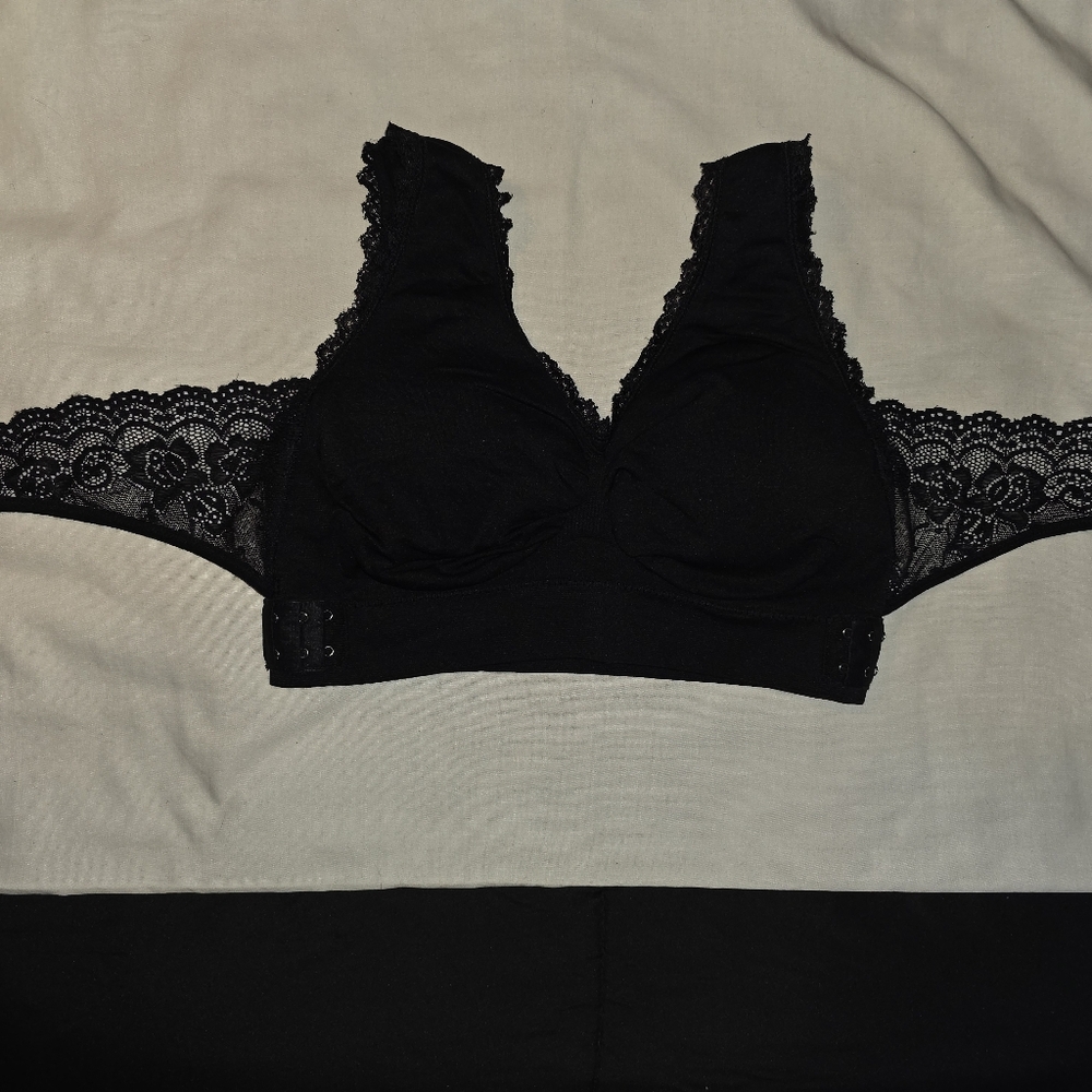 Elegant Black Lace Women's Bra